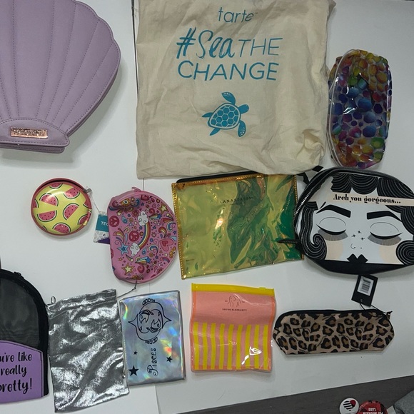 Bundle of makeup bags. Anastasia tarte benefit Kendall Kylie drunk elephant - Picture 4 of 8